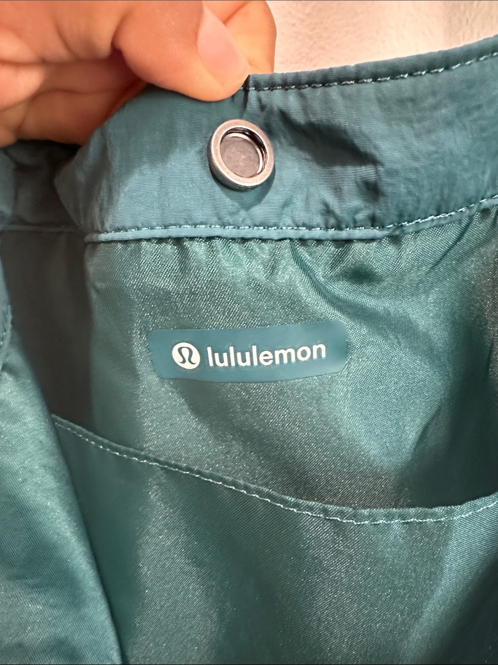 lululemon Tote 100%Recycled Polyester - Picture 3 of 11